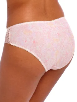 Freya Daydreaming Brief