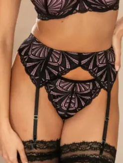 Pour Moi New Romance Garter Belt