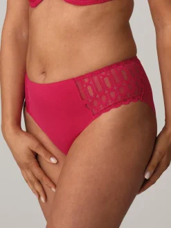 PrimaDonna Twist Los Ayala Full Brief